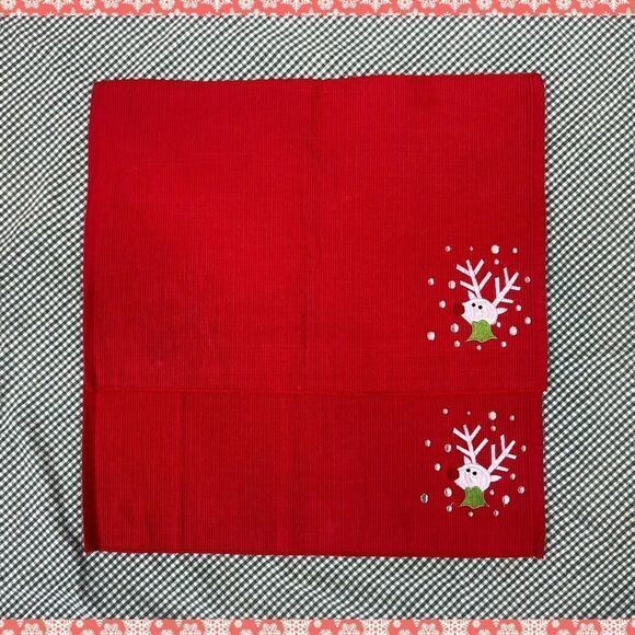 Set of 2 Red Ribbed Cotton Christmas Reindeer Dinner Hosting Placemats 17 x 12 - Picture 1 of 3
